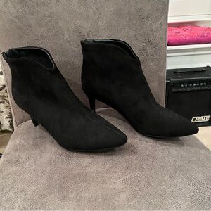 Chic Halston Cairo Black Heeled Ankle Boots NWOT